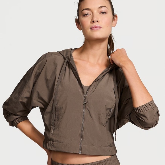 VICTORIA'S‎ SECRET
Parachute Weekend Jacket - Picture 2 of 9